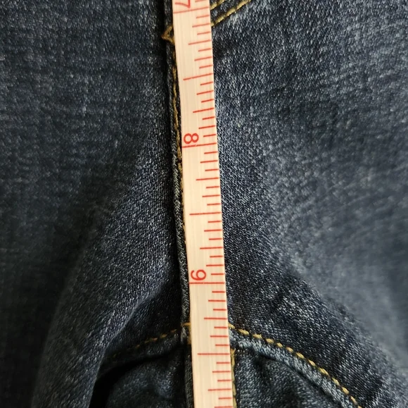 Levis Classic Straight Dark Wash size 10 - Picture 4 of 9
